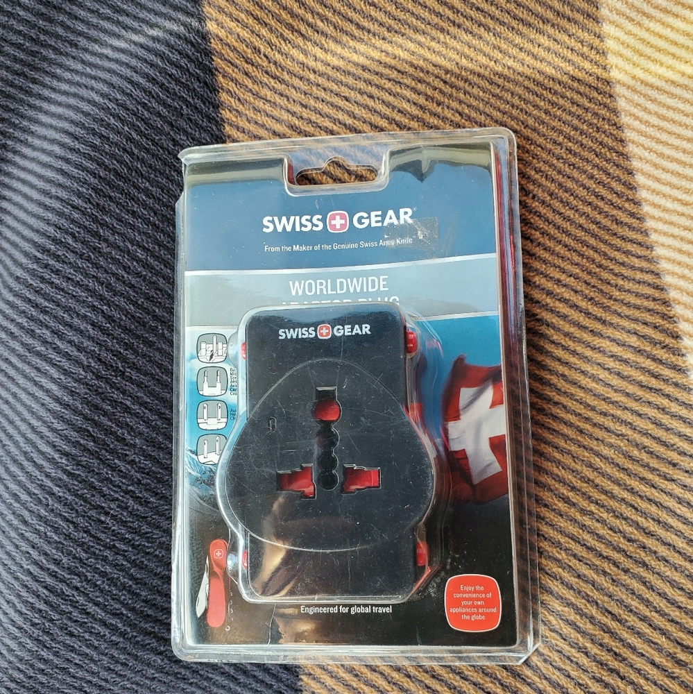 NWT Swissgear Workdwide Adapter Plug